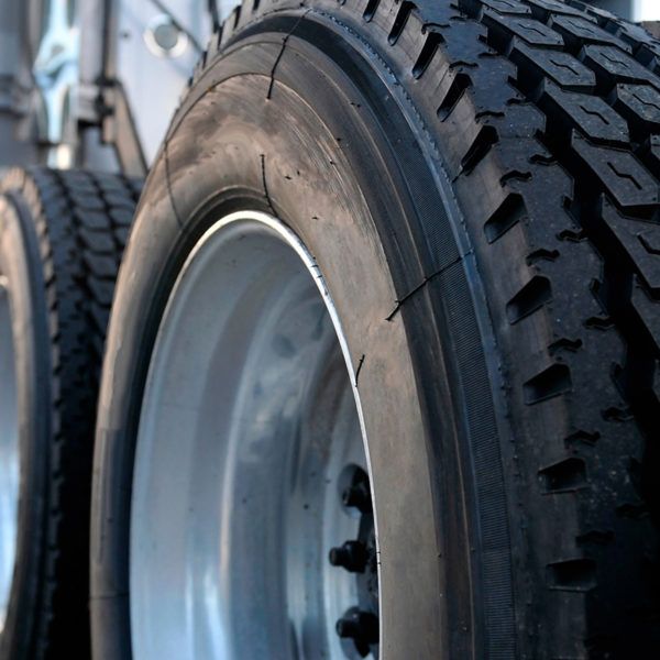 Consejos para mantener los neumáticos del camión en buen estado 1